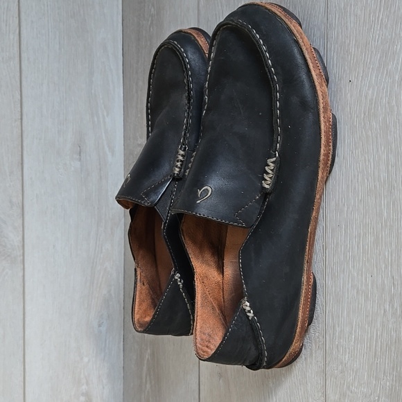 OluKai Men's Moloa Black Leather Loafers Slip On Shoes Sz 10 - Picture 2 of 12